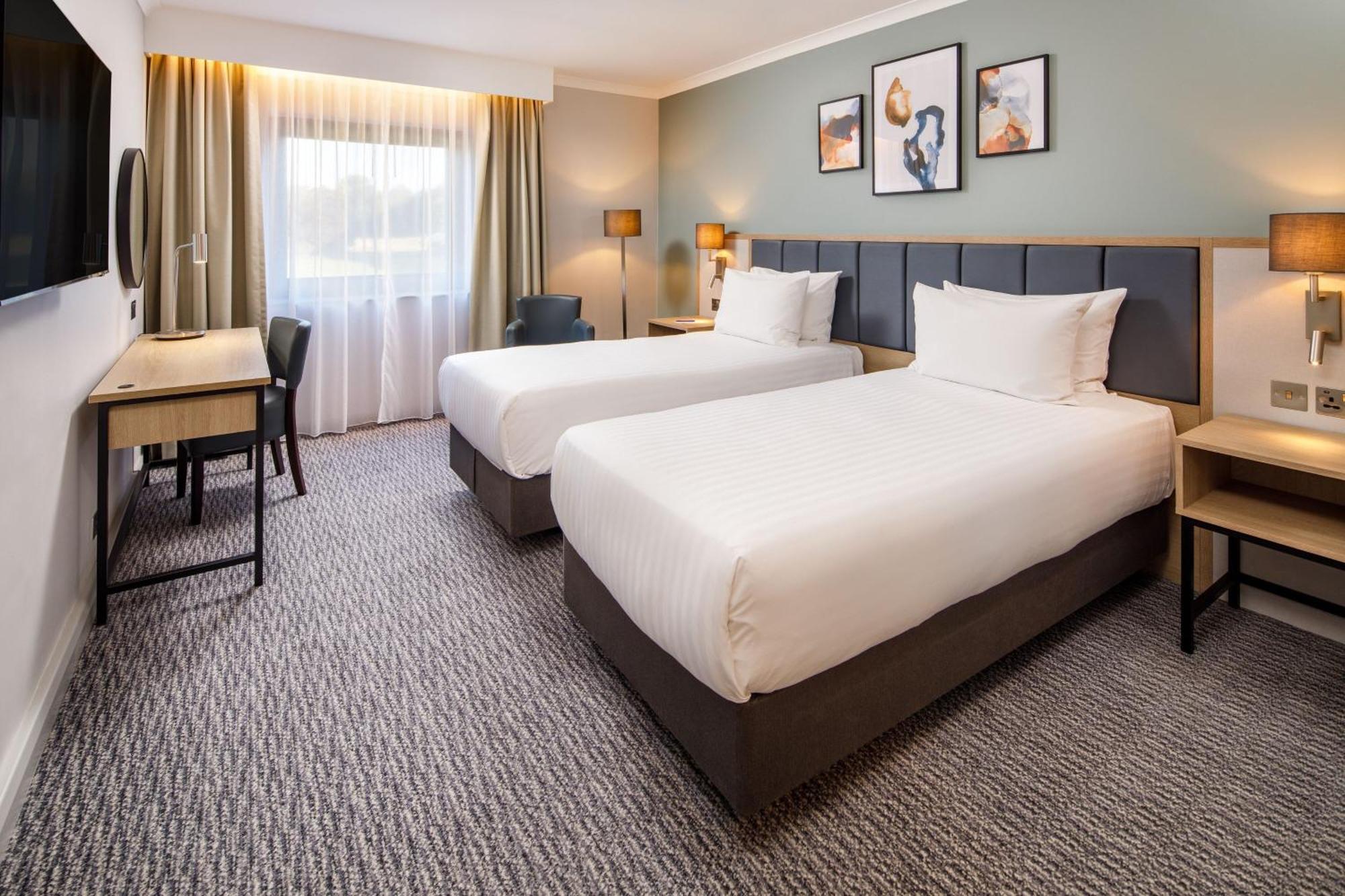 Delta Hotels By Marriott Milton Keynes Zewnętrze zdjęcie