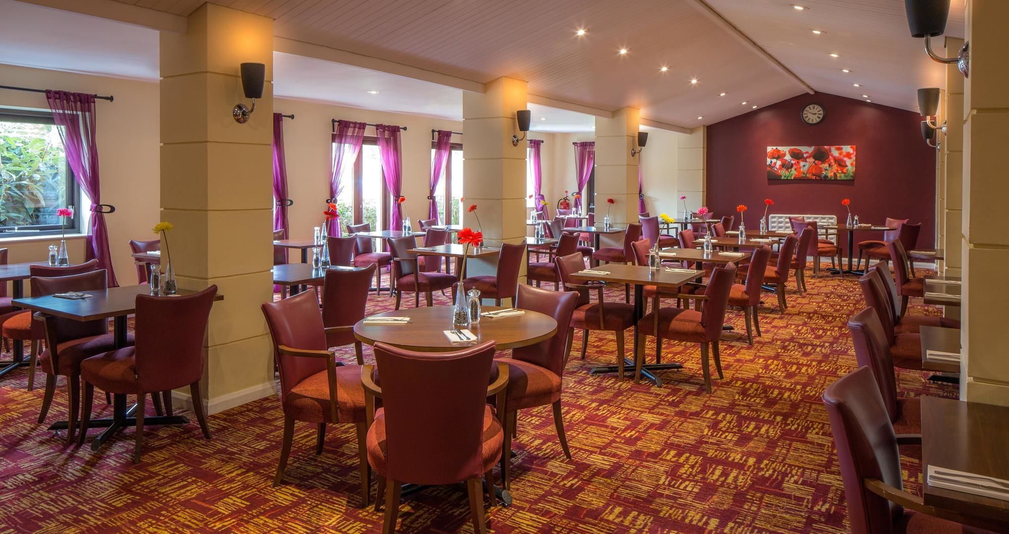 Delta Hotels By Marriott Milton Keynes Zewnętrze zdjęcie